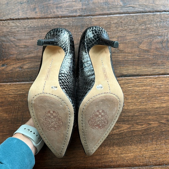 Vince Camuto Closed-Toe Pump - Picture 2 of 2